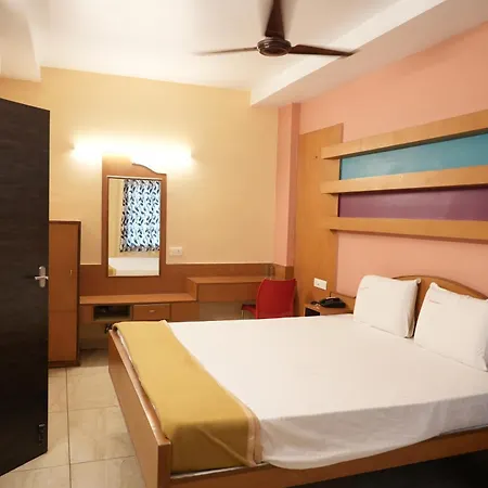 Sri Krishnan Residency Hotel Pollāchi Exterior photo