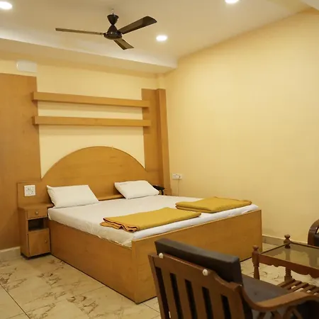 Sri Krishnan Residency Hotel Pollāchi Exterior photo