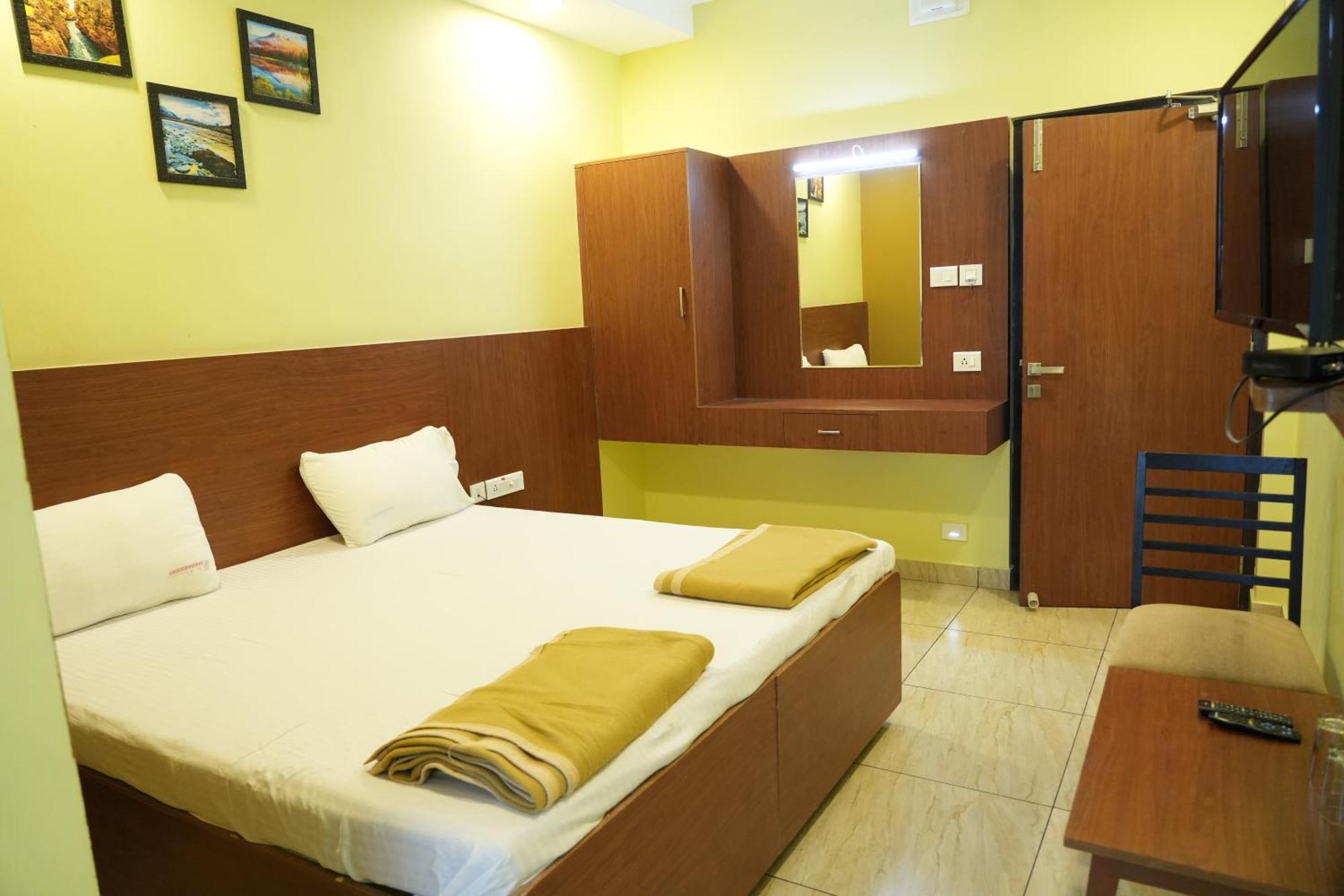 Sri Krishnan Residency * Pollachi