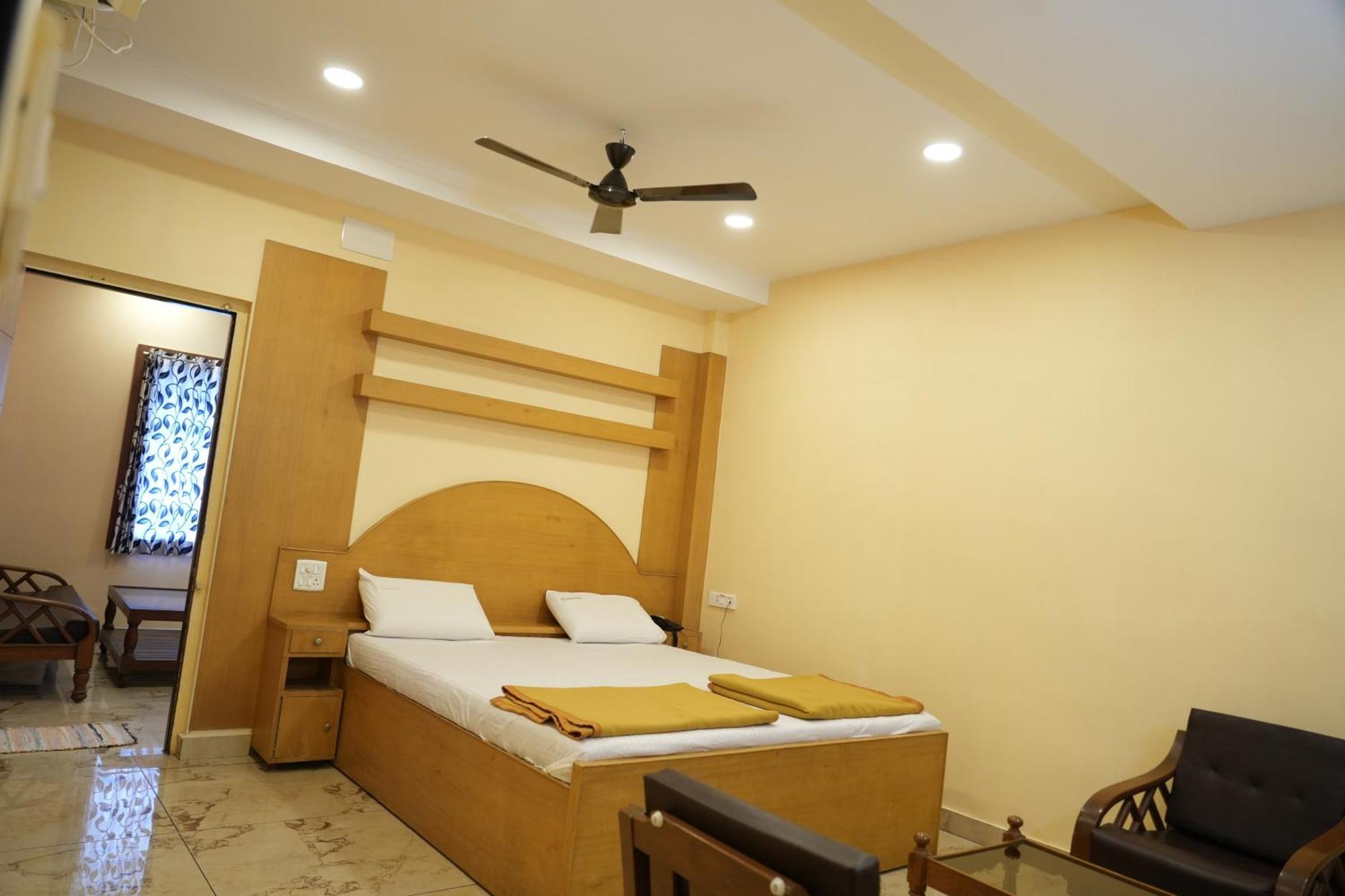 Sri Krishnan Residency * Pollachi